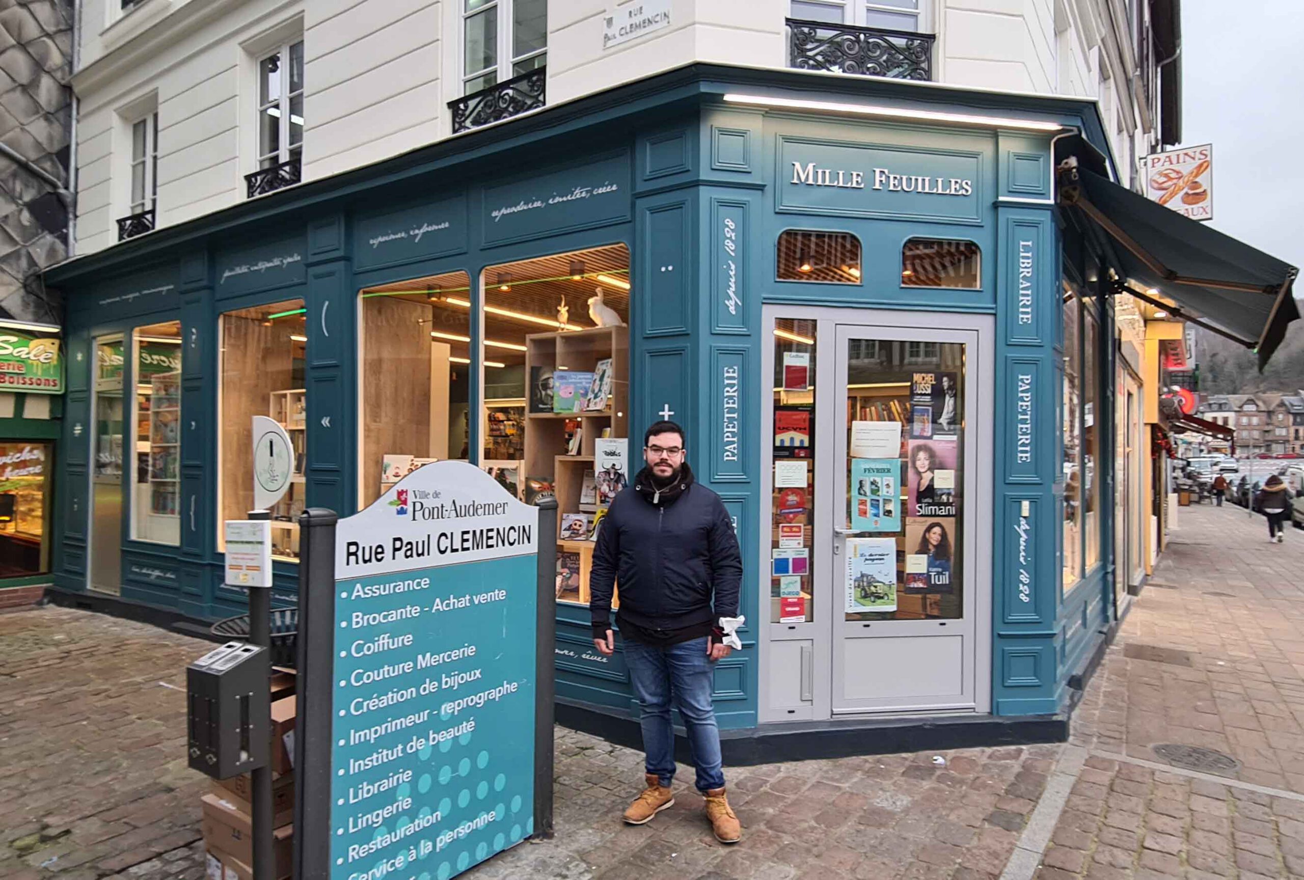 Nouvelle façade de la librairie Mille-feuilles